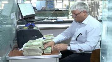 قفزة جديدة.. أسعار صرف الدينار العراقي تسجل مستويات مفاجئة أمام الدولار الأمريكي